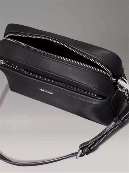 CK MUST CONVERTIBLE CAMERA BAG CALVIN KLEIN | K60K612901/BEH